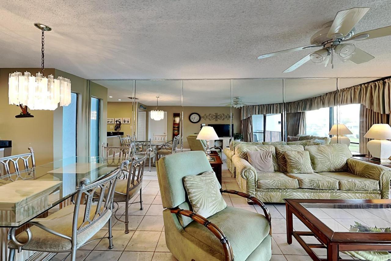 Apartment Edgewater 1307 *